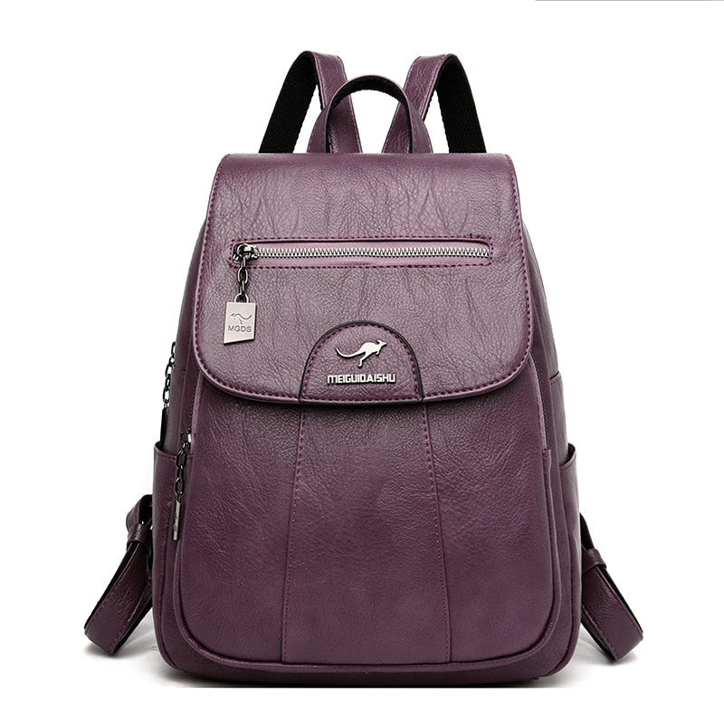 Mochila de Senhora Aurelia em Pele — Transporte Estruturado para o Dia a Dia - Desfino
