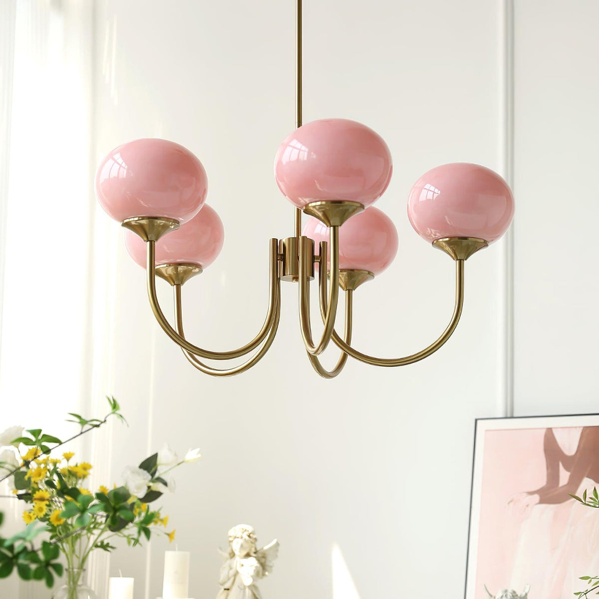 Lustre LED Aurene en forme de guimauve — abat-jour dorés et roses - Desfino