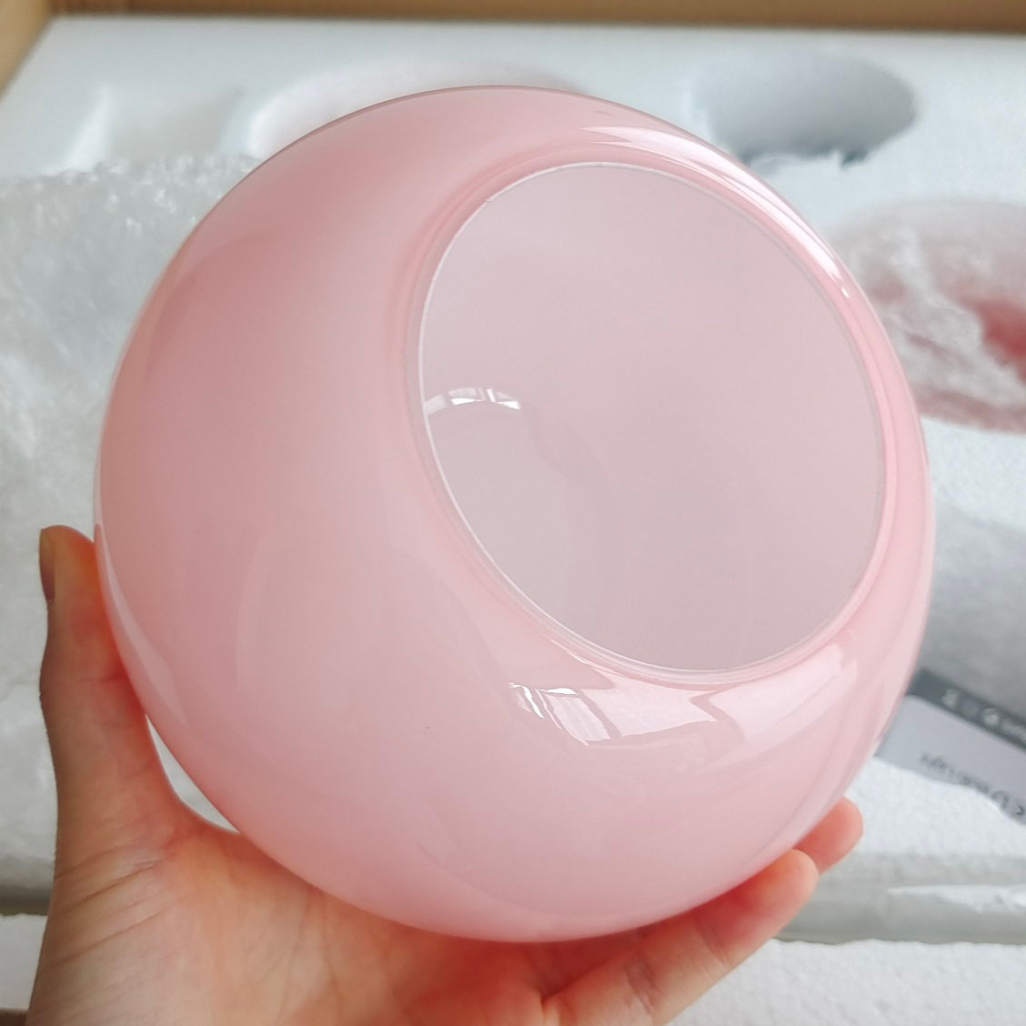 LED lustr Aurene ve tvaru marshmallow — zlaté a růžové odstíny - Desfino