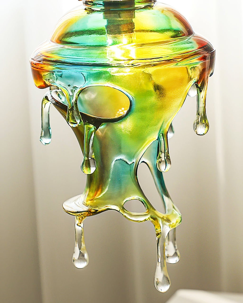 Pendelleuchte aus Kunstharz in Form von Wassertropfen für den Nachttisch | Desfino