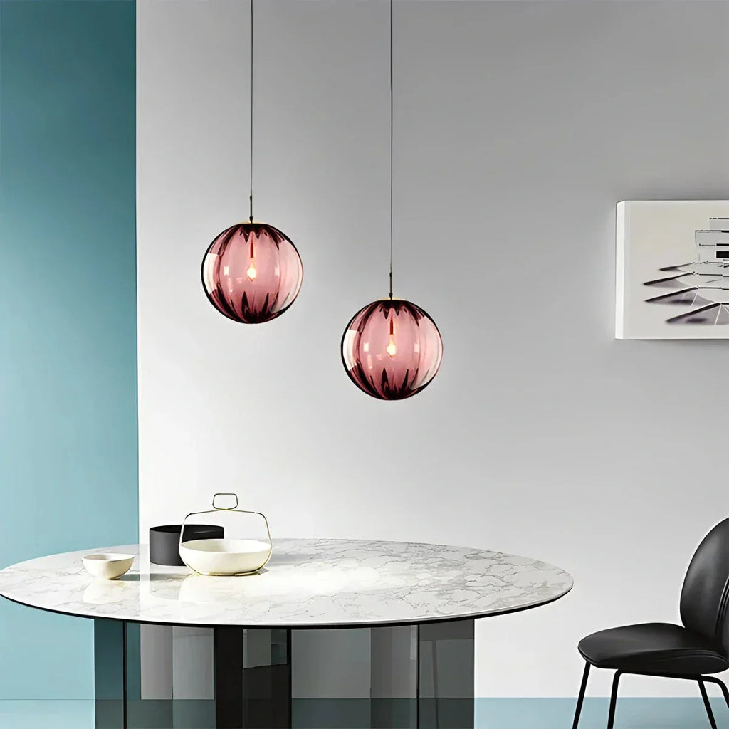 Moderne Pendelleuchte mit Glaskugel und Wasserstruktur im nordischen Stil | Desfino