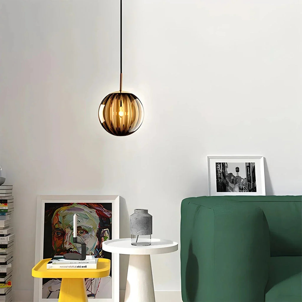 Moderne Pendelleuchte mit Glaskugel und Wasserstruktur im nordischen Stil | Desfino