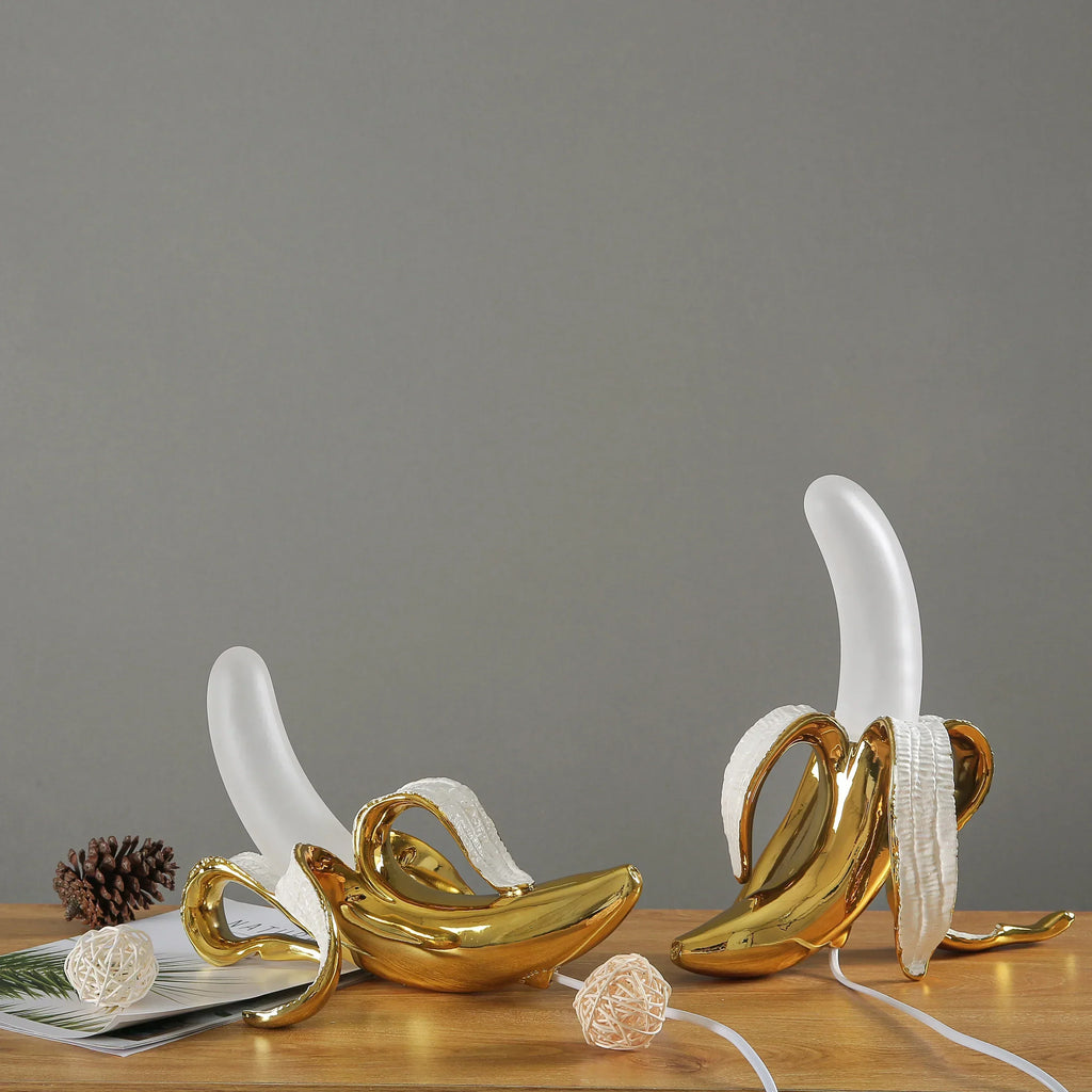 BananaShine Bananenlampe — Tischleuchte in Bananenform, verspielte Dekoration - Desfino