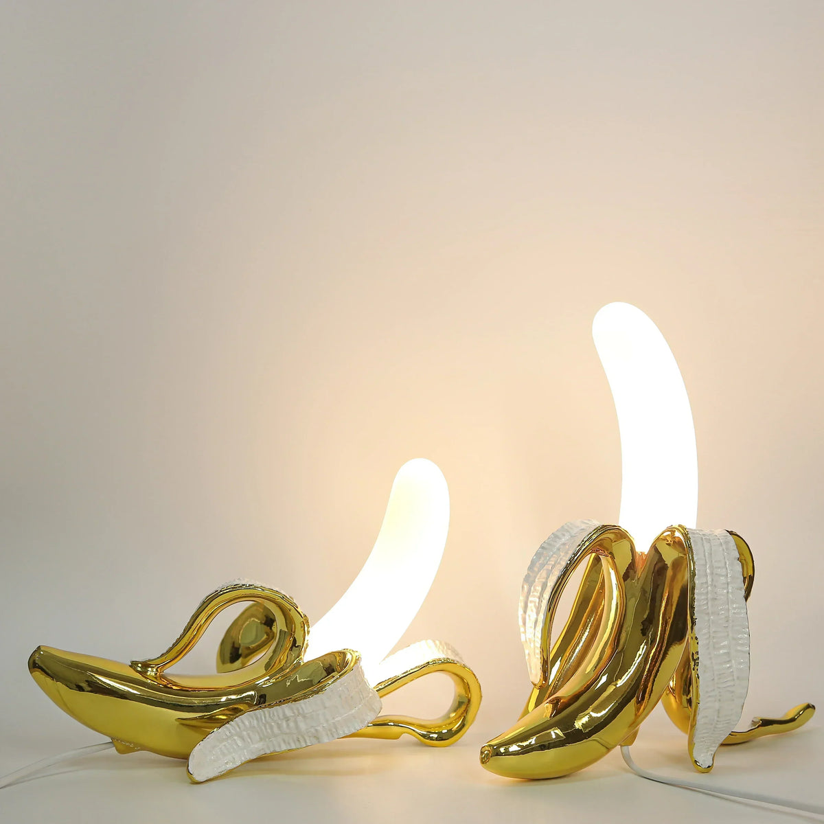 BananaShine Bananenlampe — Tischleuchte in Bananenform, verspielte Dekoration - Desfino