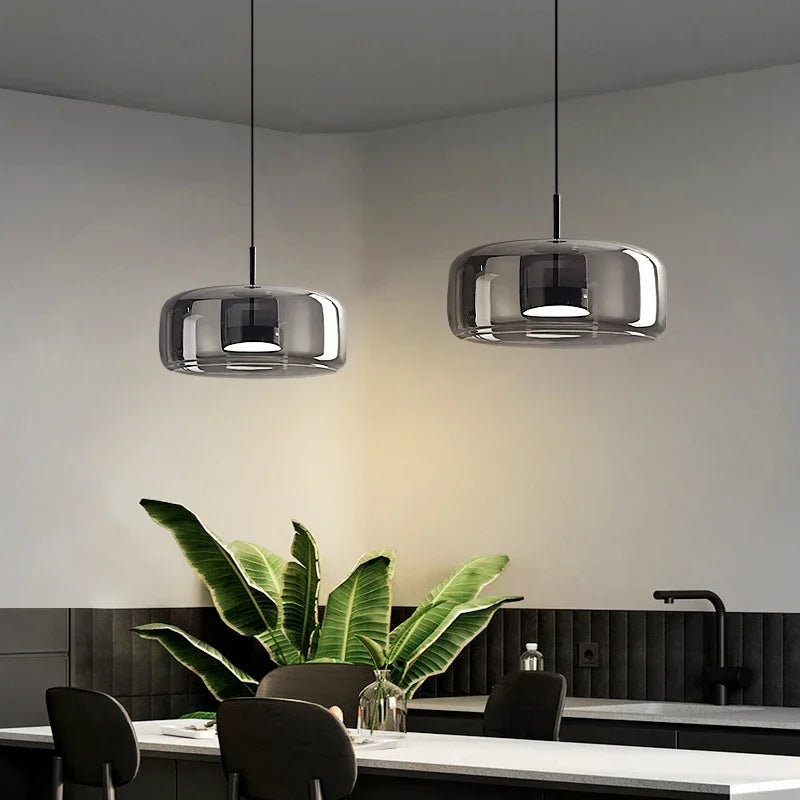 Aurelo moderne pendel med glaskugle — minimalistisk lys - Desfino