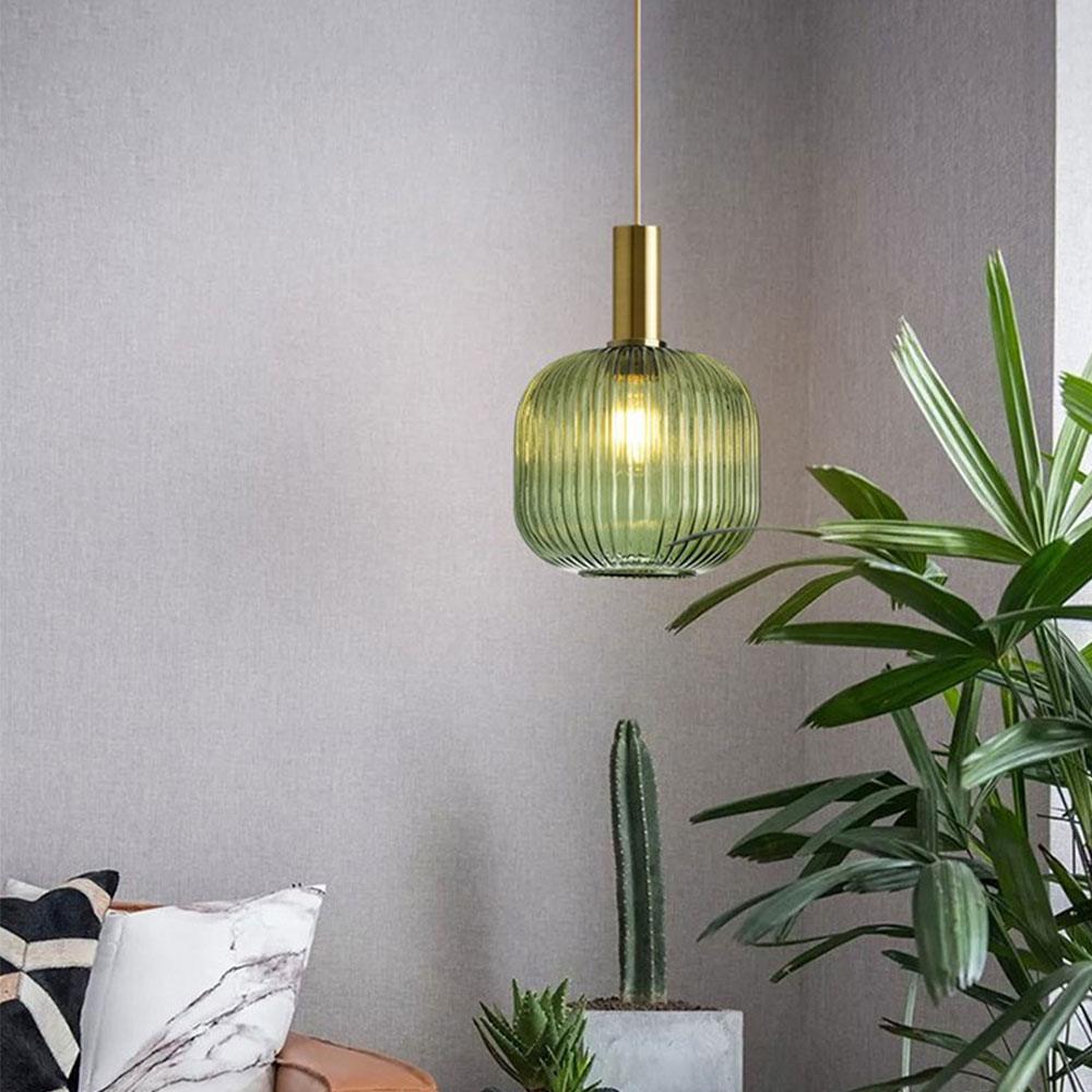 Nordisk pendellampe i rillet glass — moderne varm-hvitt lys - Desfino