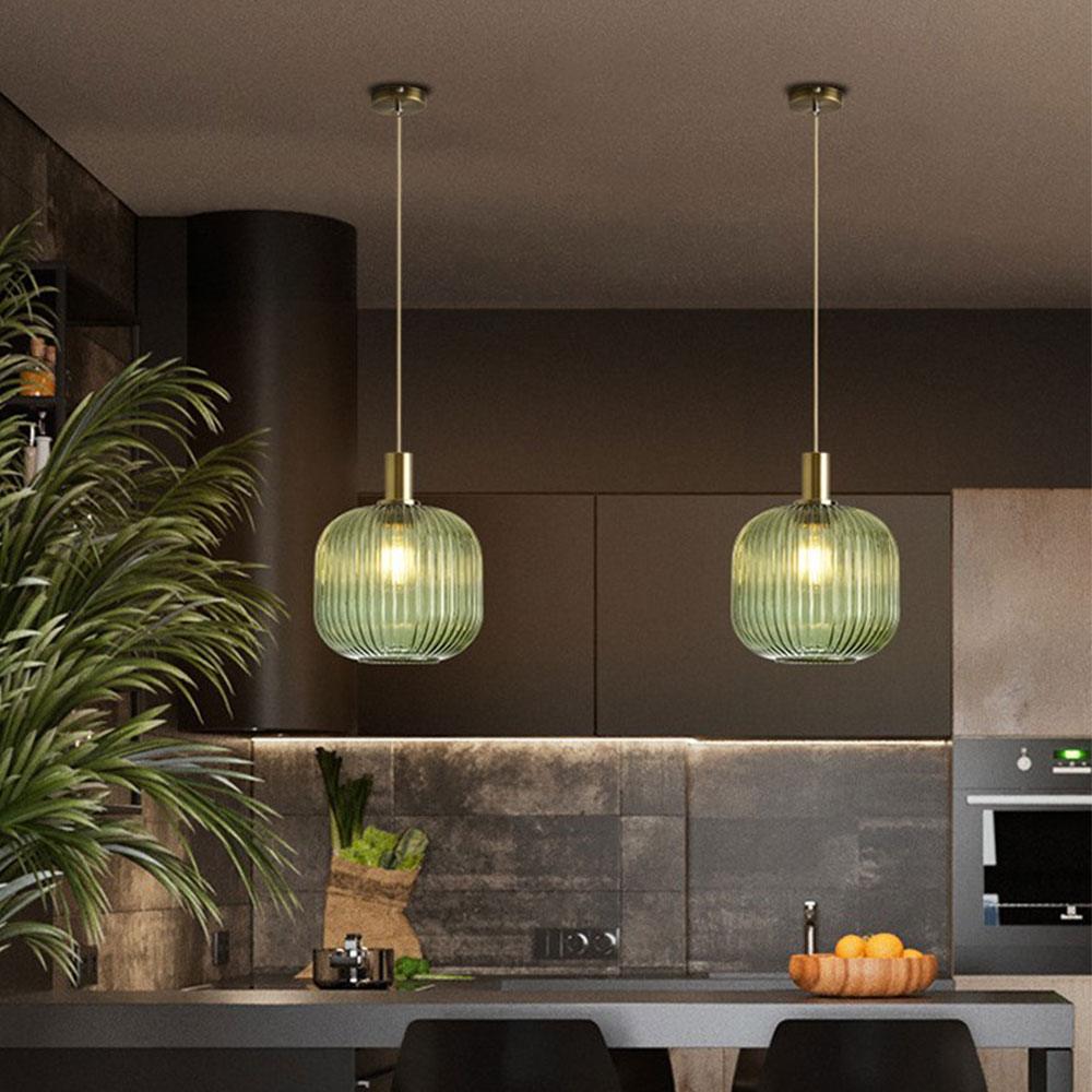 Nordisk pendellampe i rillet glass — moderne varm-hvitt lys - Desfino