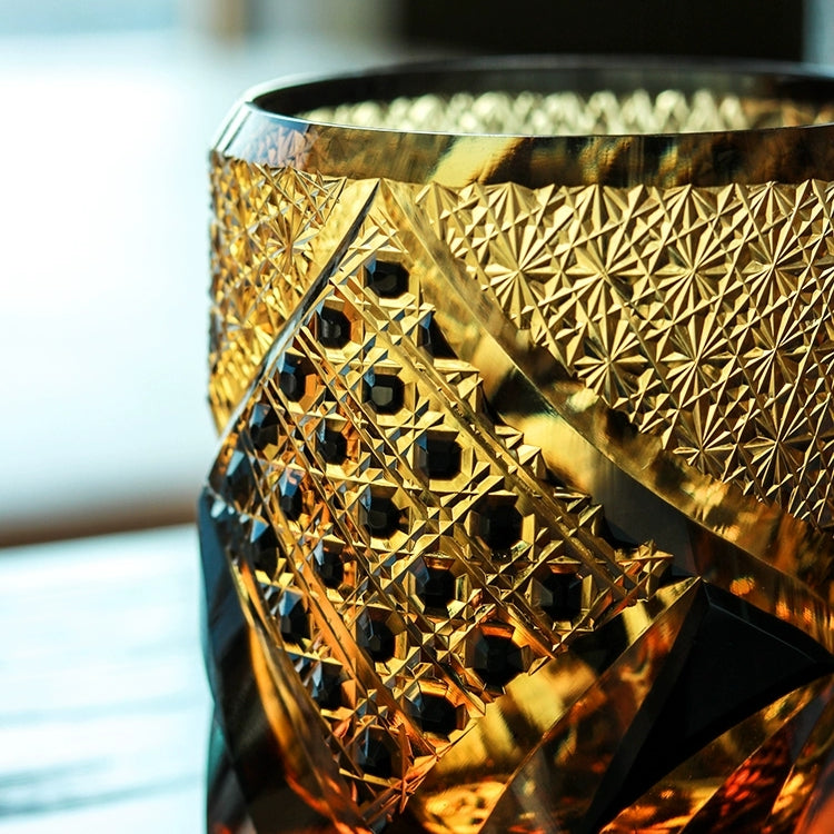 Kirei Dark Knight Whiskyglas mit Holzkiste — handgefertigtes Edo-Kiriko - Desfino