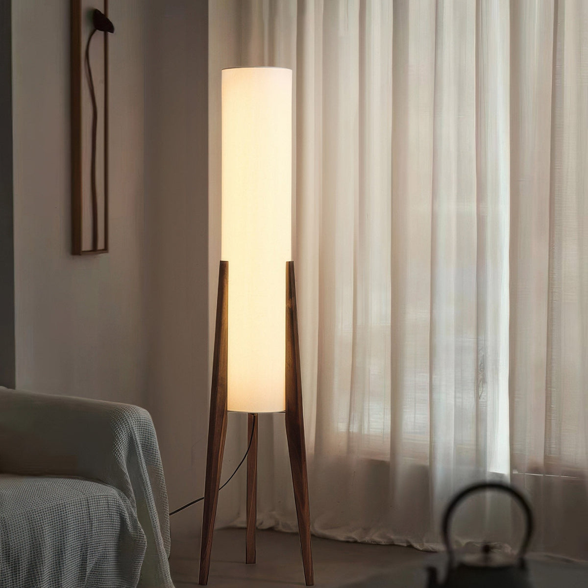 Candeeiro de pé em madeira maciça de nogueira — LED ajustável, retro nórdico - Desfino