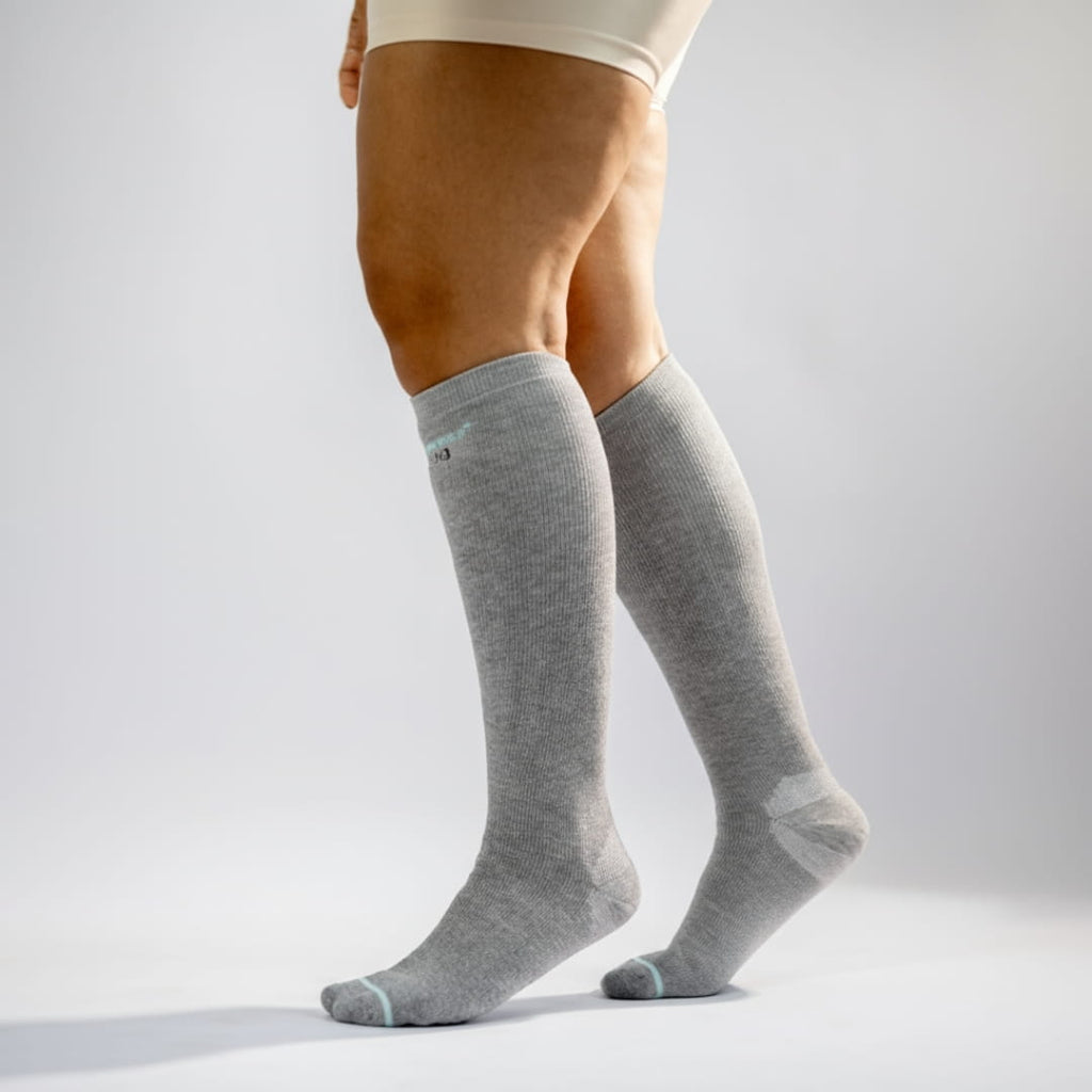 Knee-High Bamboo Compression Socks — 10–15 mmHg Graduated Support - Desfino