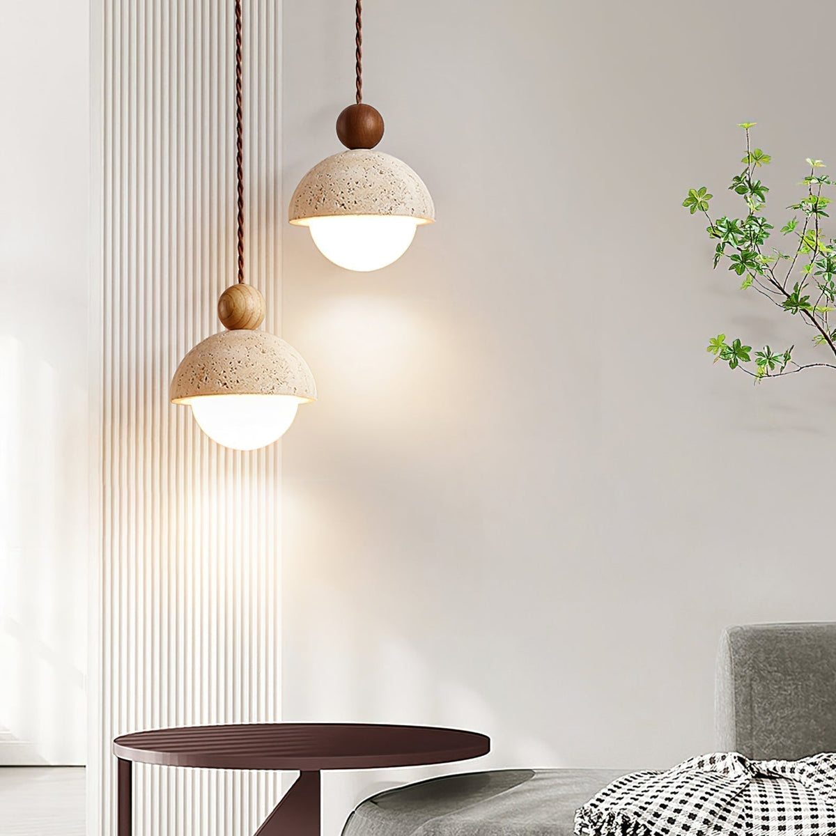 Suspension Lyra — Dôme en travertin, globe en verre et bois chaleureux | Desfino