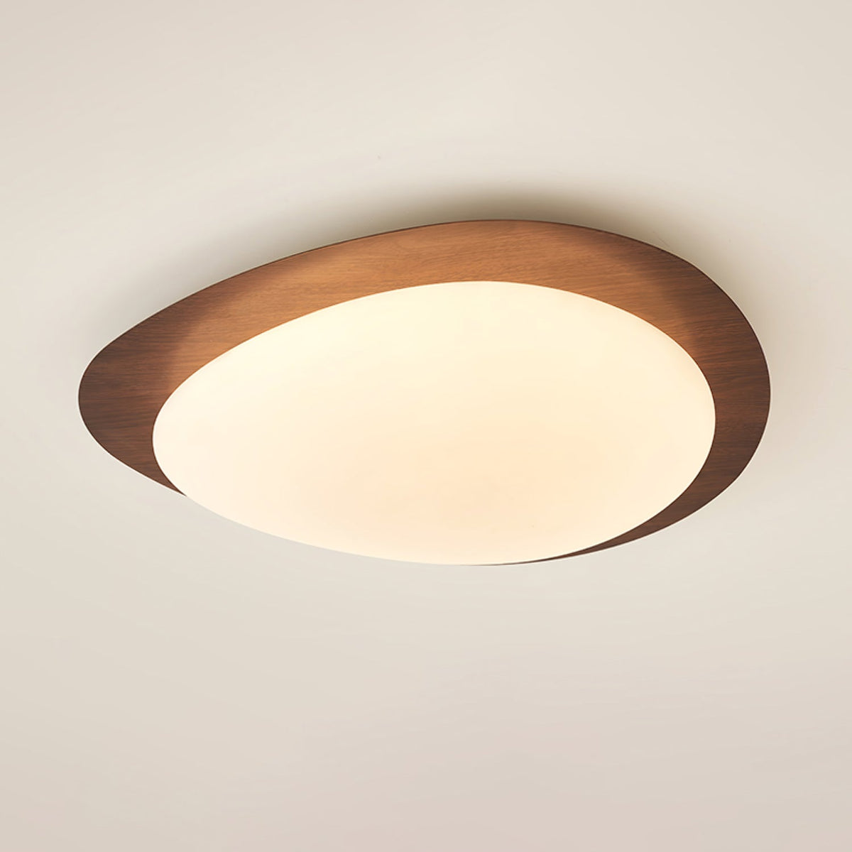 NexaRipple loftslampe i valnød med småstensdesign — varmt, blødt skær - Desfino