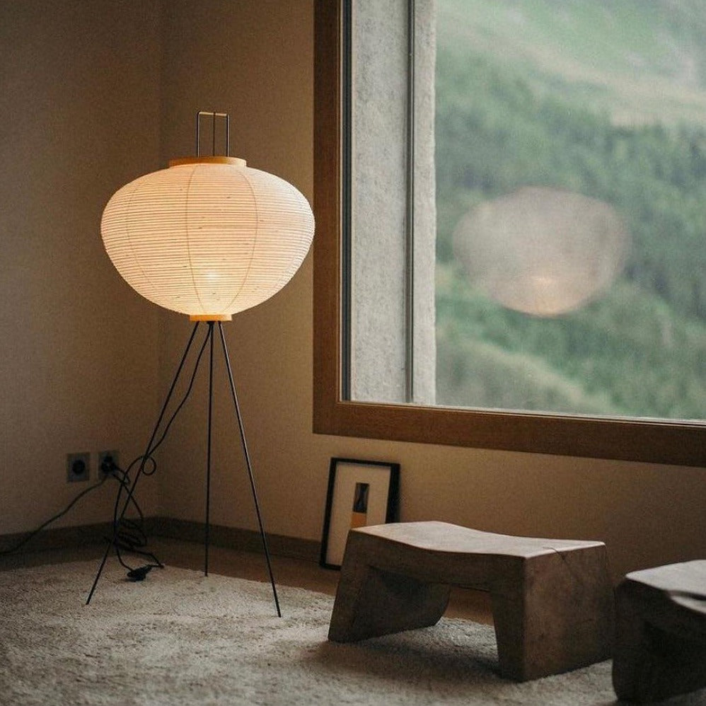Hikaru slank gulvlampe inspirert av Japan, i rispapir - Desfino