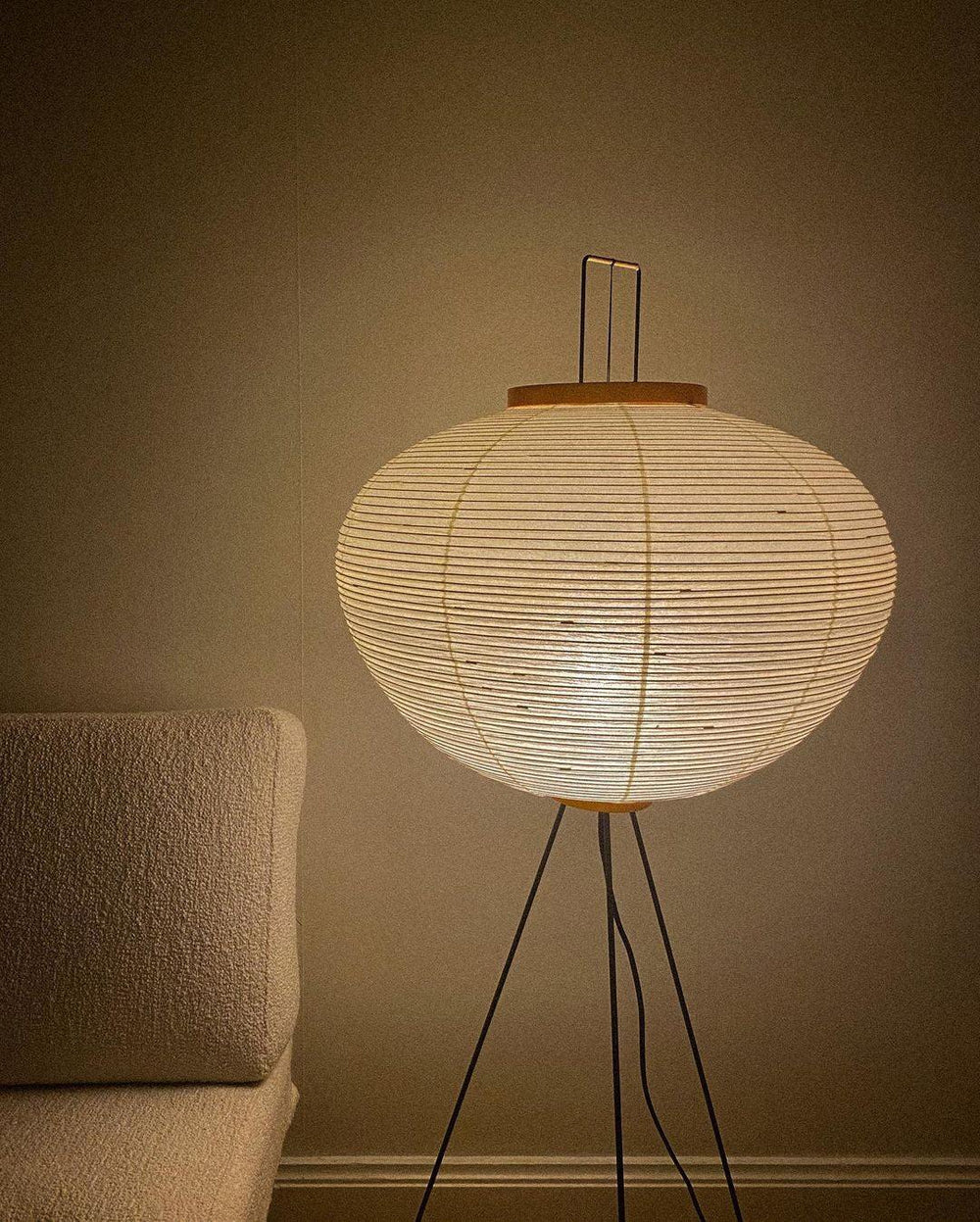 Hikaru slank gulvlampe inspirert av Japan, i rispapir - Desfino