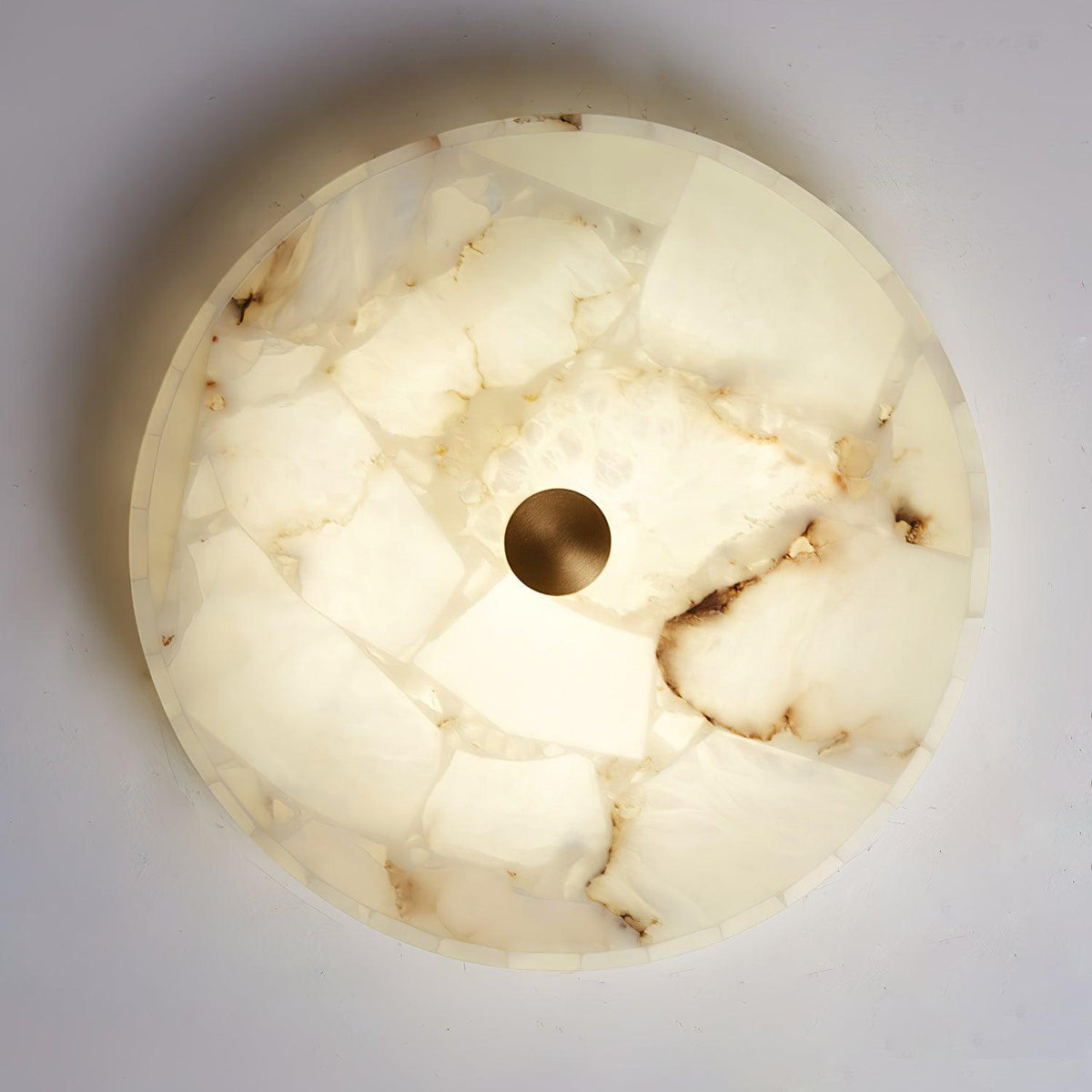 Asterra loftslampe i alabast — klassisk cirkulært design | Desfino