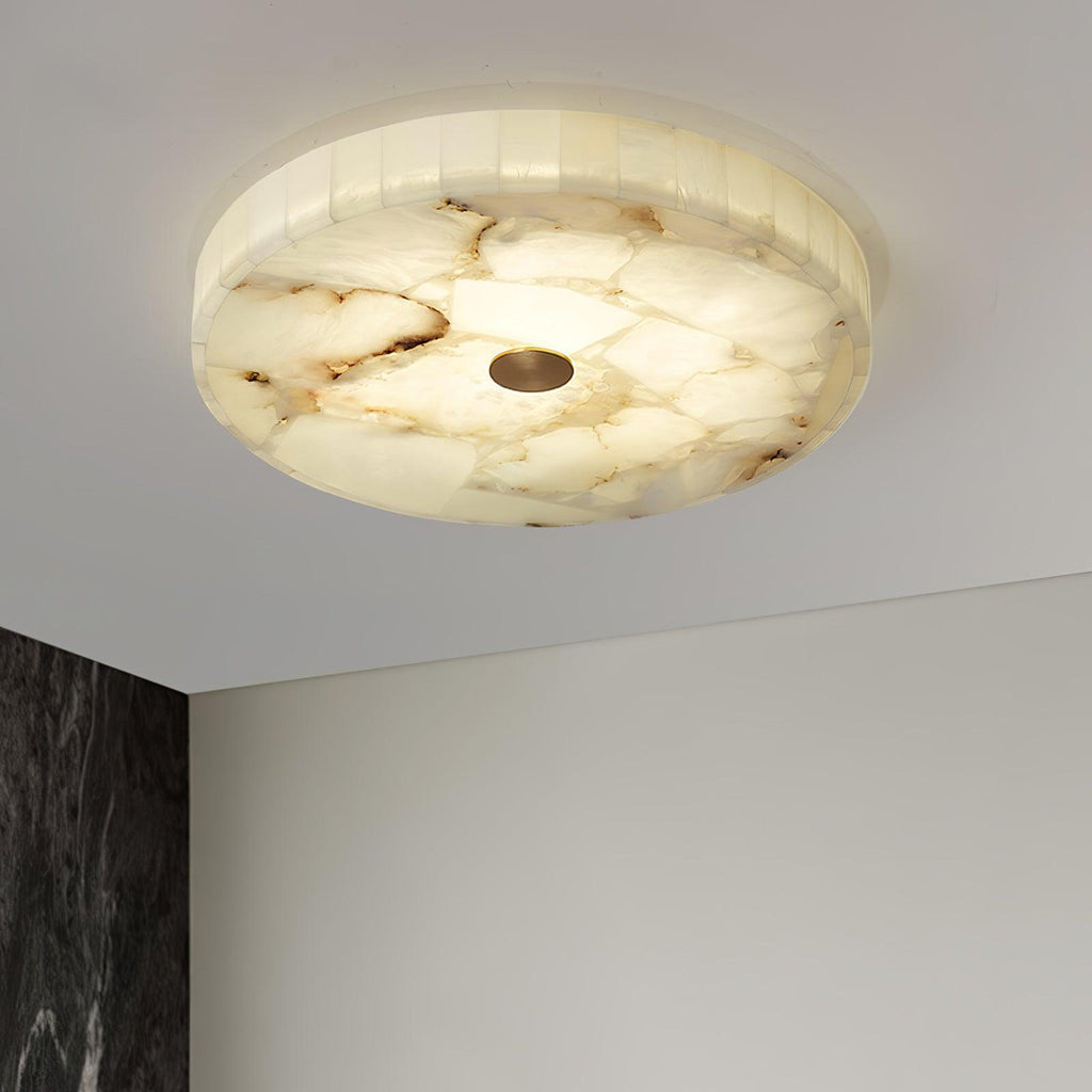 Asterra loftslampe i alabast — klassisk cirkulært design | Desfino