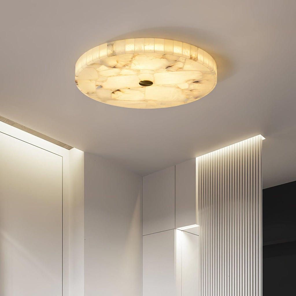 Asterra loftslampe i alabast — klassisk cirkulært design | Desfino