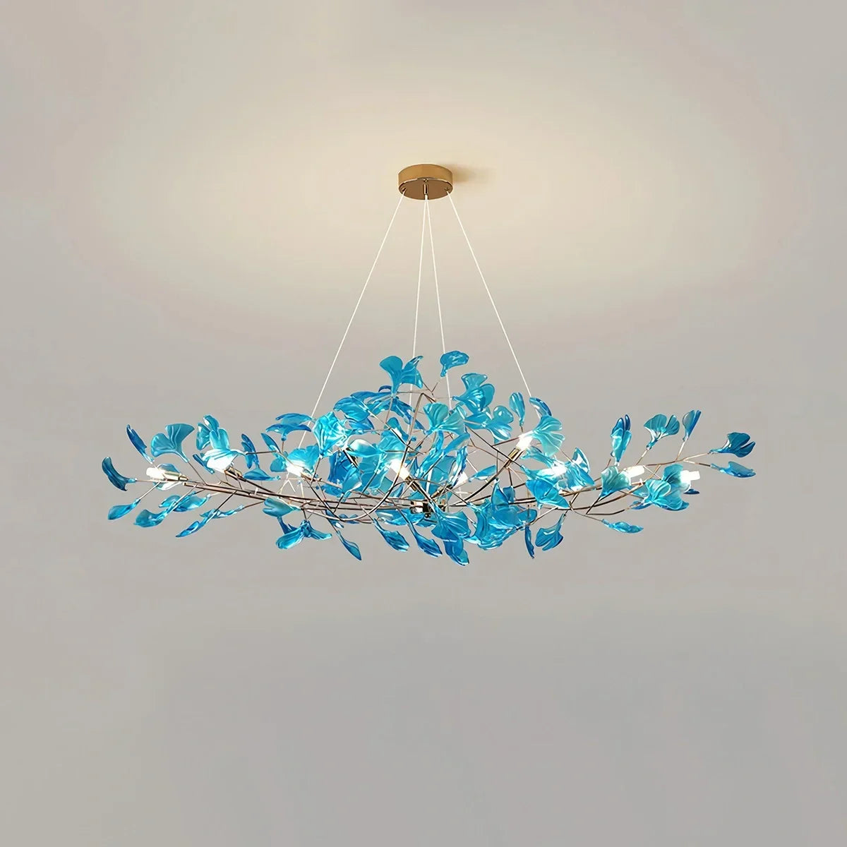 Kronleuchter mit Ginkgoblättern aus Acrylglas für den Essbereich | Desfino