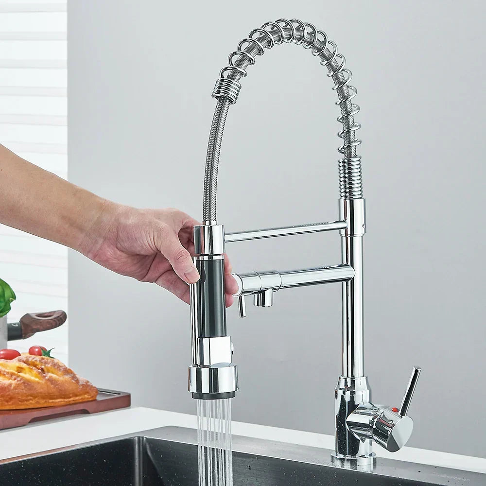 FluxSpout dobbelt køkkenarmatur — fleksibel fjederstuds, moderne design
