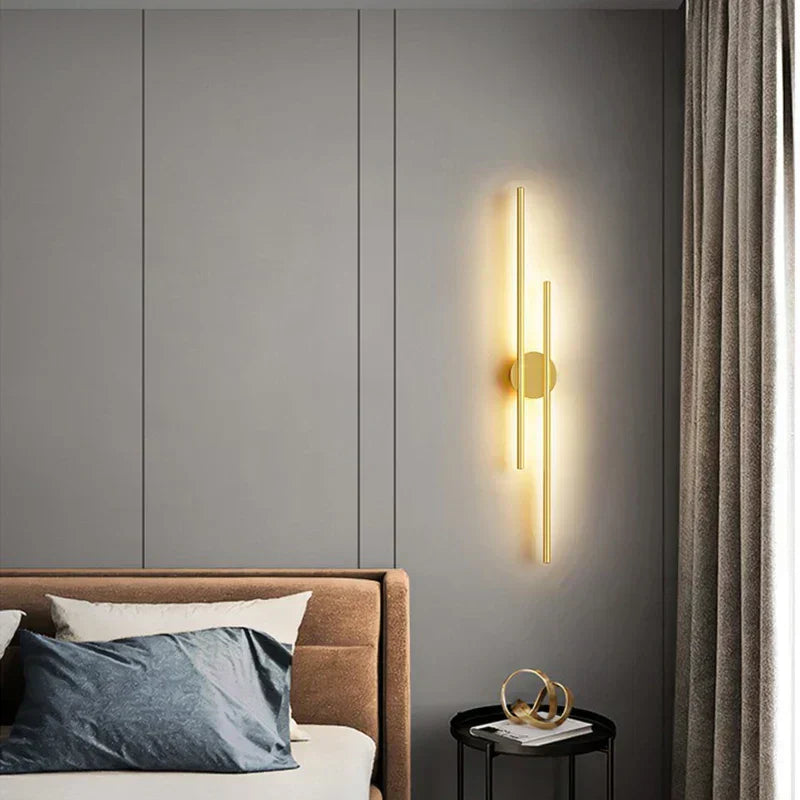פמוטי קיר LED דו-ראשיים Brookside — שחור וזהב - Desfino