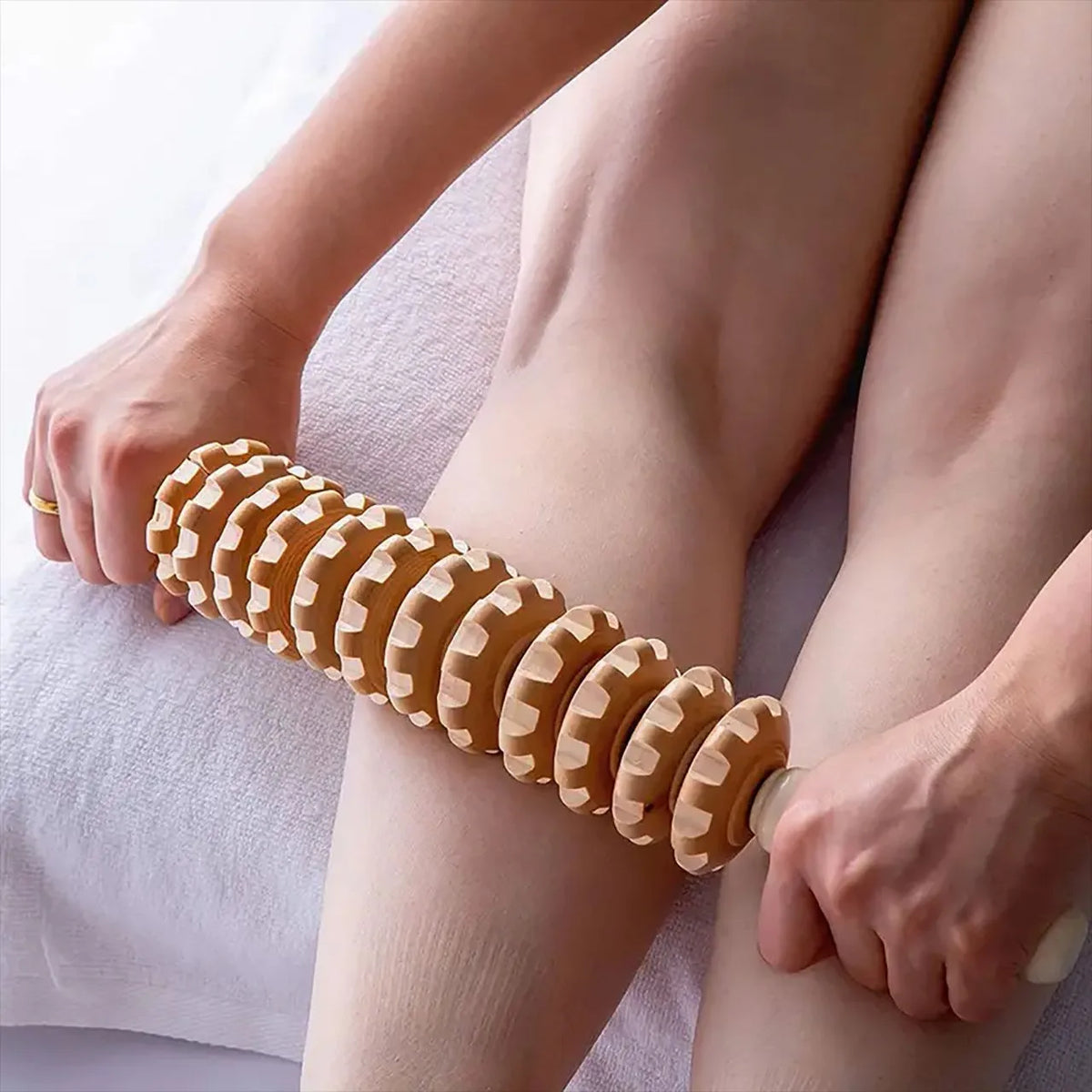 Masážní válec z přírodního dřeva na fascie — 9 otočných válečků, protiskluzová rukojeť - Desfino