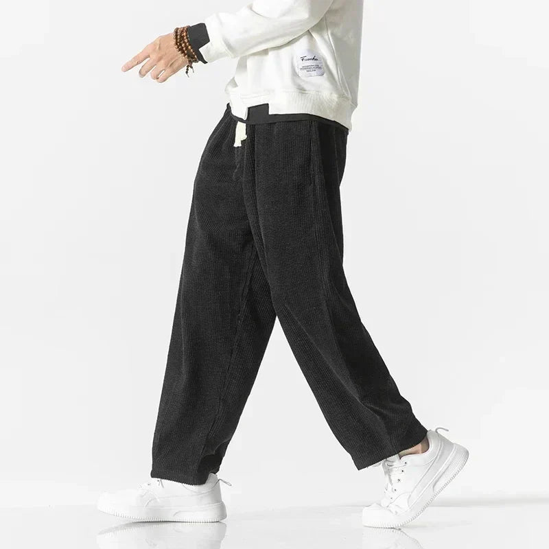 Pantaloni in velluto a coste dal taglio morbido — Vita con coulisse regolabile, polsini elasticizzati - Desfino