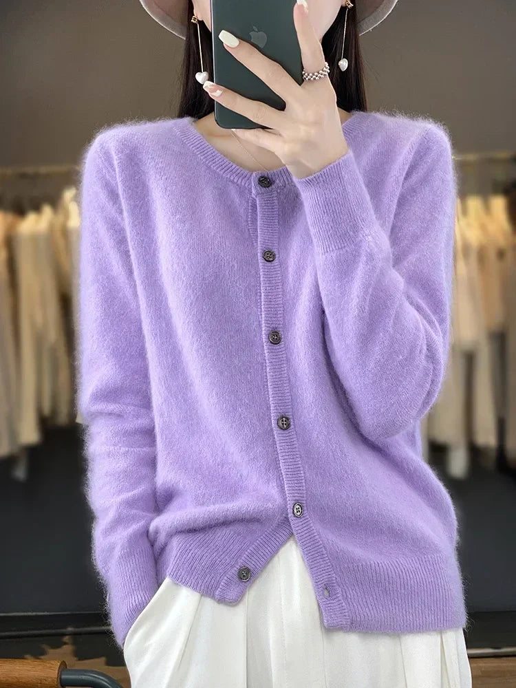 Aurea let cardigan i 100 % kashmir med rund hals og ensfarvet design - Desfino