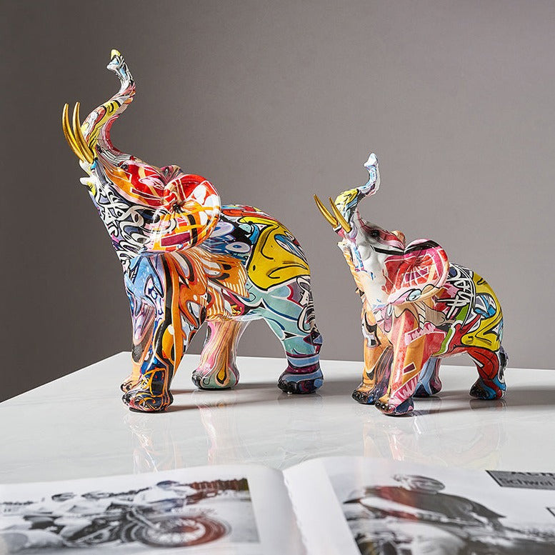 Statue d’éléphant peinte et colorée Aurella — Sculpture nordique - Desfino