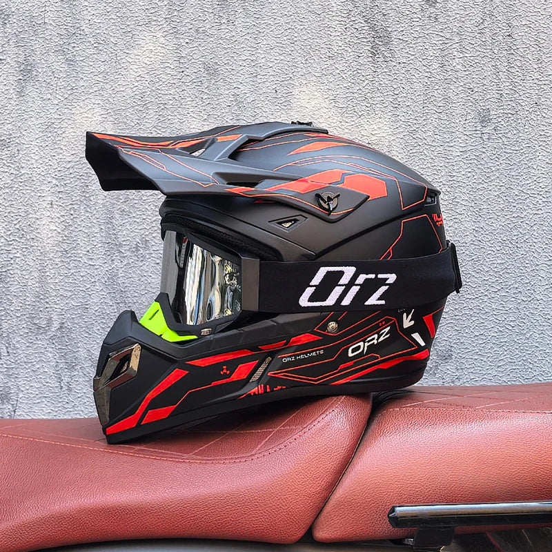 Kask wyścigowy terenowy z certyfikatem DOT — zdejmowany daszek | Desfino
