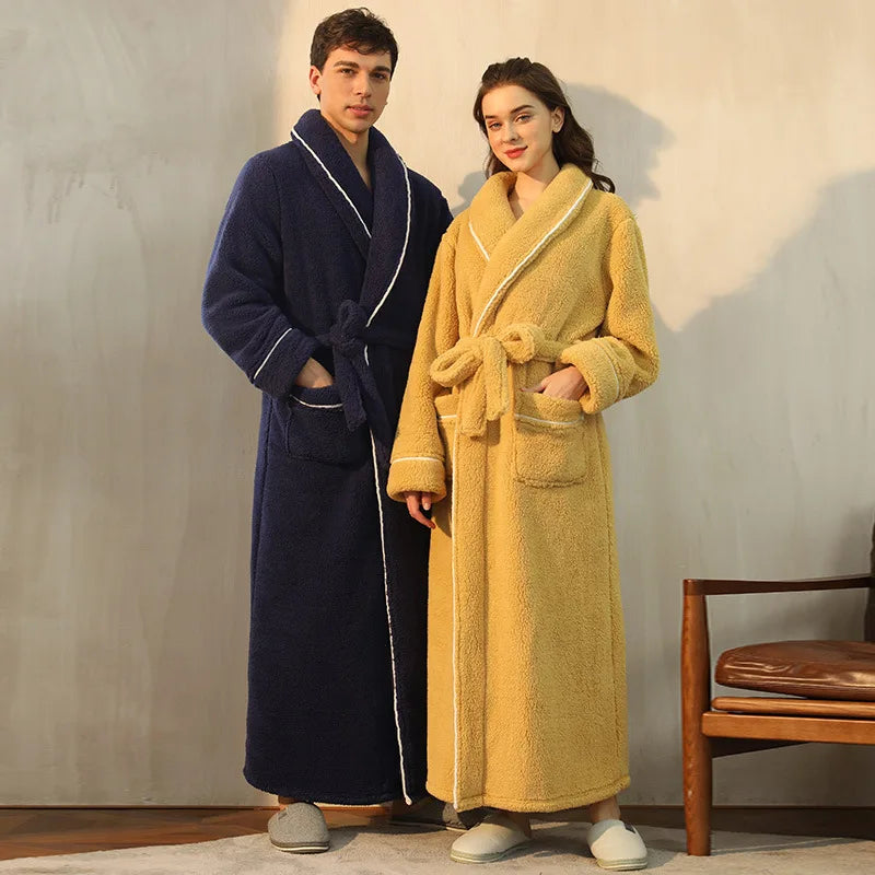 CozyFlannel Winter-Bademantel — Umlegekragen, verstellbarer Taillengürtel