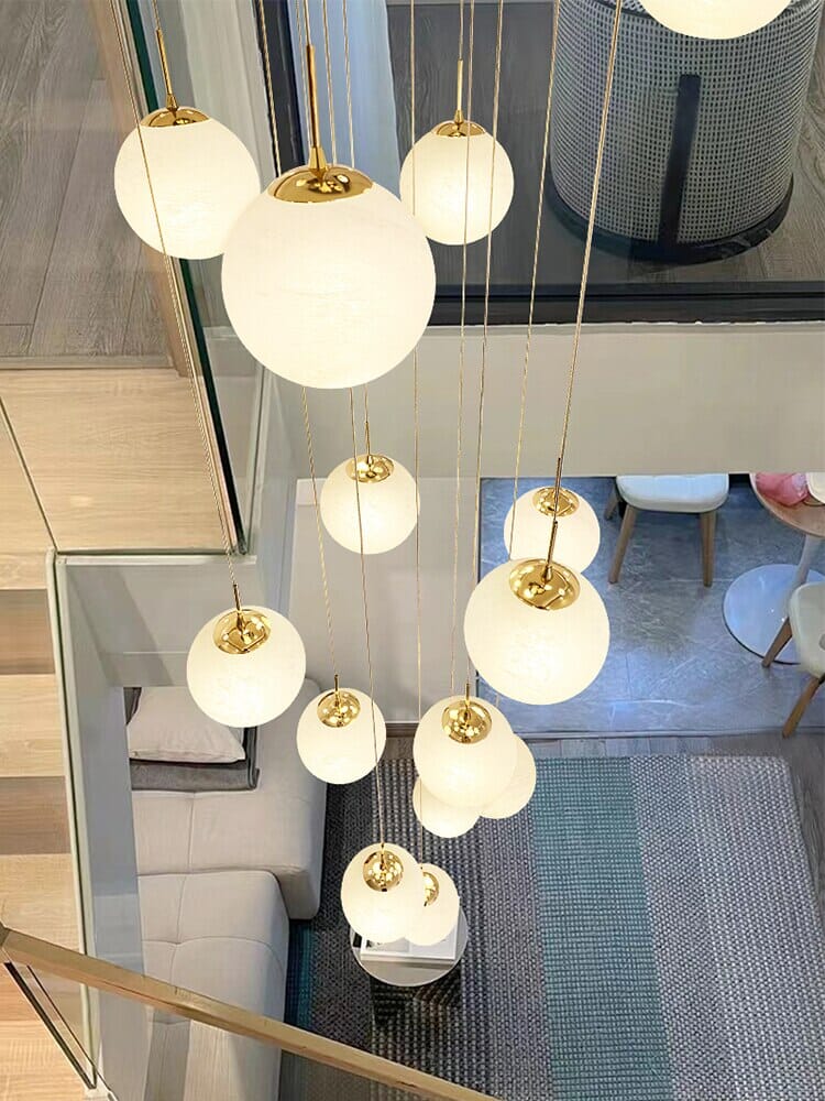 Lampadario a globo Liora — Elegante lampada a sospensione LED dalla luce calda - Desfino