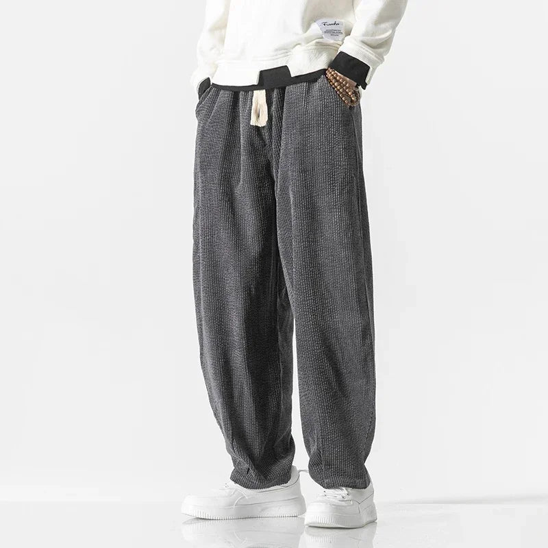 Pantaloni in velluto a coste dal taglio morbido — Vita con coulisse regolabile, polsini elasticizzati - Desfino