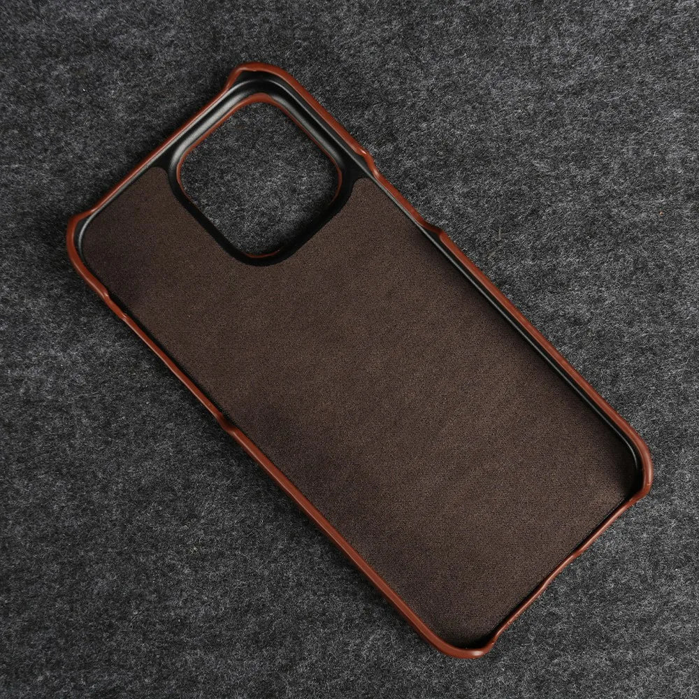 Capa artesanal em pele genuína de vaca para iPhone Crownline - Desfino