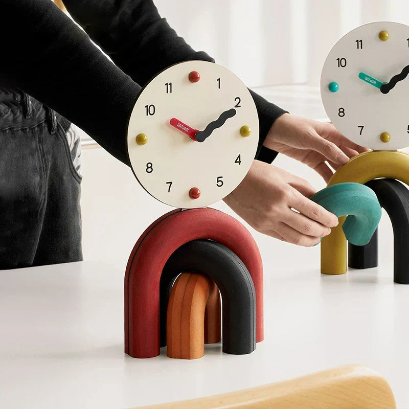 Horloge de bureau nordique en arche LumenArc — Quartz silencieux, deux finitions - Desfino
