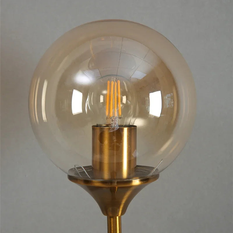 Severská nástěnná LED lampa LumaNest — světlo k posteli s dlouhým ramenem - Desfino