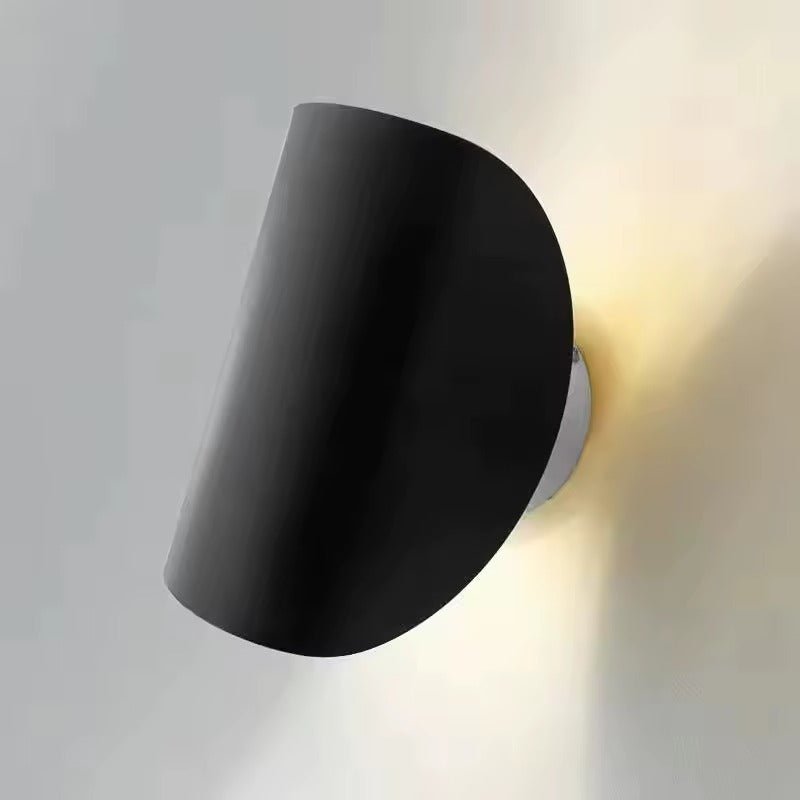 Applique murale moderne LumaTwist — LED chaude à lumière diffuse, profil mince - Desfino