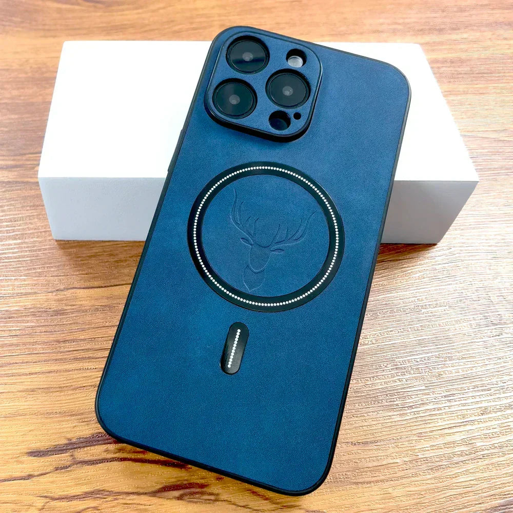 Etui Cedar Vale na iPhone'a — emblemat jelenia, kompatybilne z MagSafe - Desfino