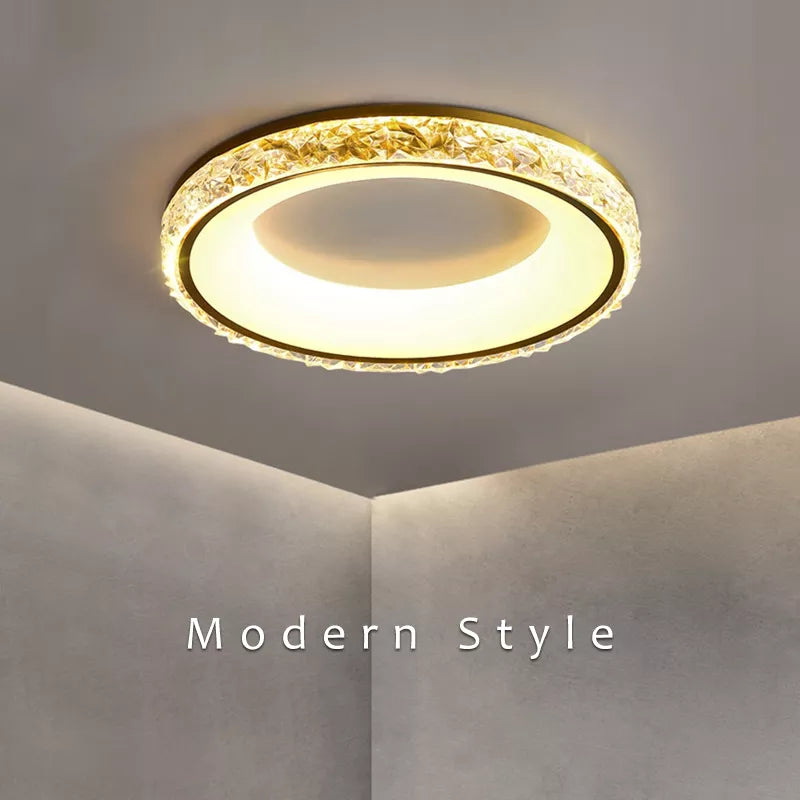 Marlow Chandelier - Finitura dorata, dettagli circolari in cristallo, 19.6 × 3.1 in - Desfino
