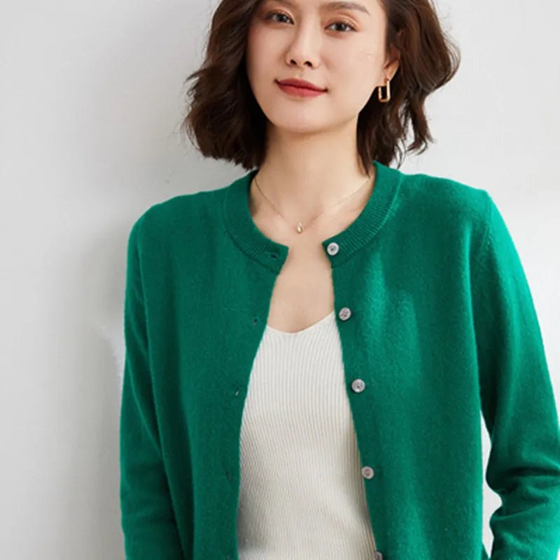 Cardigan in cashmere Lyria — Morbida maglia a girocollo, stile monopetto - Desfino