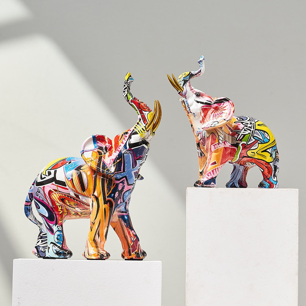 Statue d’éléphant peinte et colorée Aurella — Sculpture nordique - Desfino