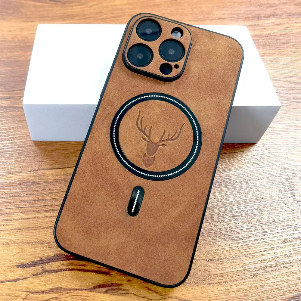 Etui Cedar Vale na iPhone'a — emblemat jelenia, kompatybilne z MagSafe - Desfino