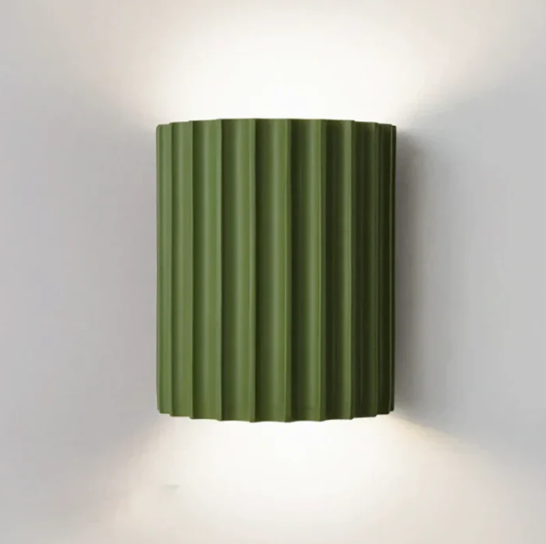 Aventa vägglampa i resin — modernt dubbelsidigt sken - Desfino