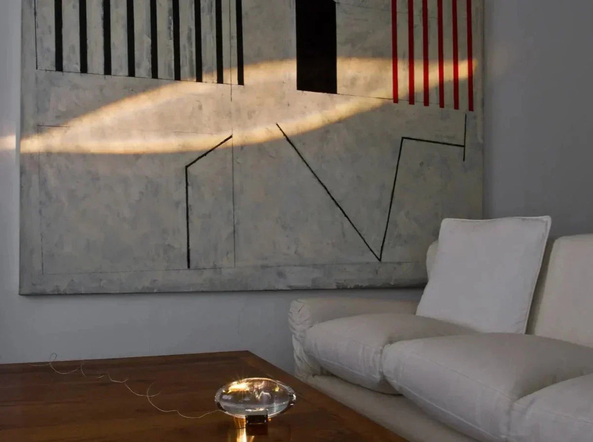 Lampe de table Solara — abat-jour transparent effet cristal, éclairage LED et projecteur de nuit - Desfino