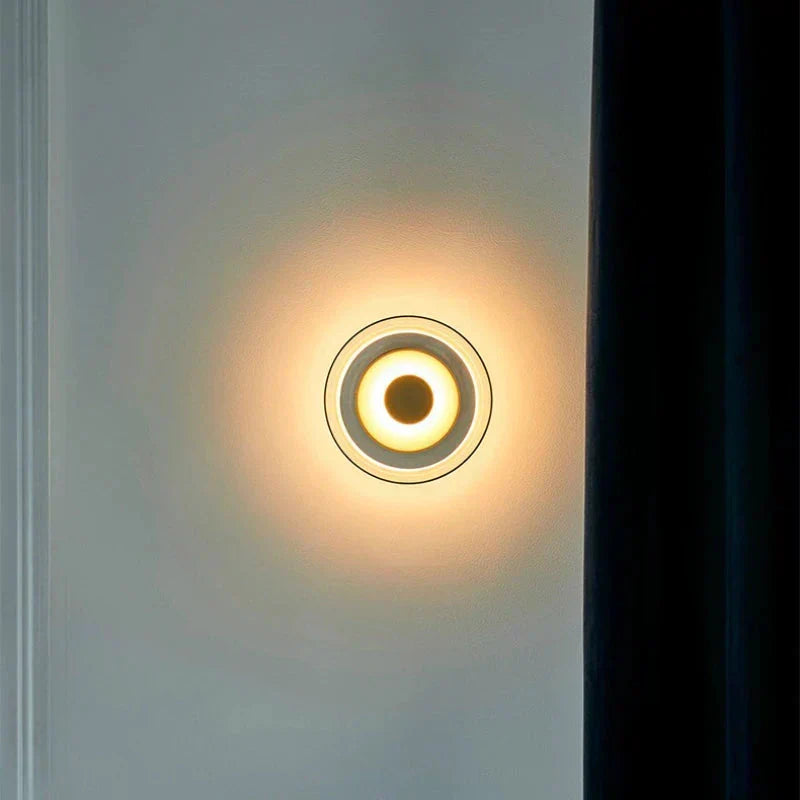 Liora kolleksjon med LED-vegglamper for opp- og nedbelysning — vertikal belysning - Desfino