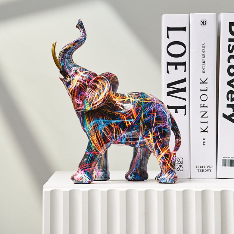 Estátua de Elefante Nórdico Pintada Vibrante Aurella — Elemento Decorativo