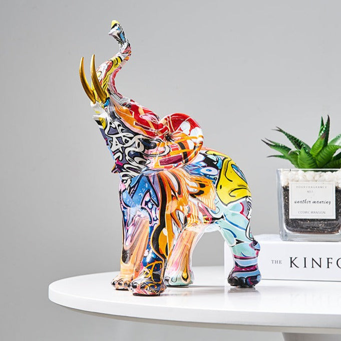 Statue d’éléphant peinte et colorée Aurella — Sculpture nordique - Desfino