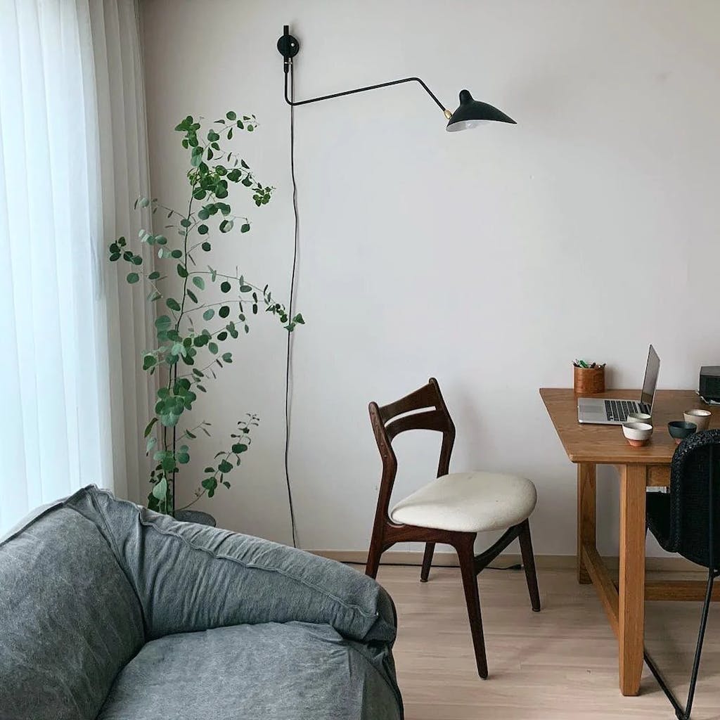 Zweiarmige Plug-in-Wandleuchte für das Schlafzimmer | Desfino