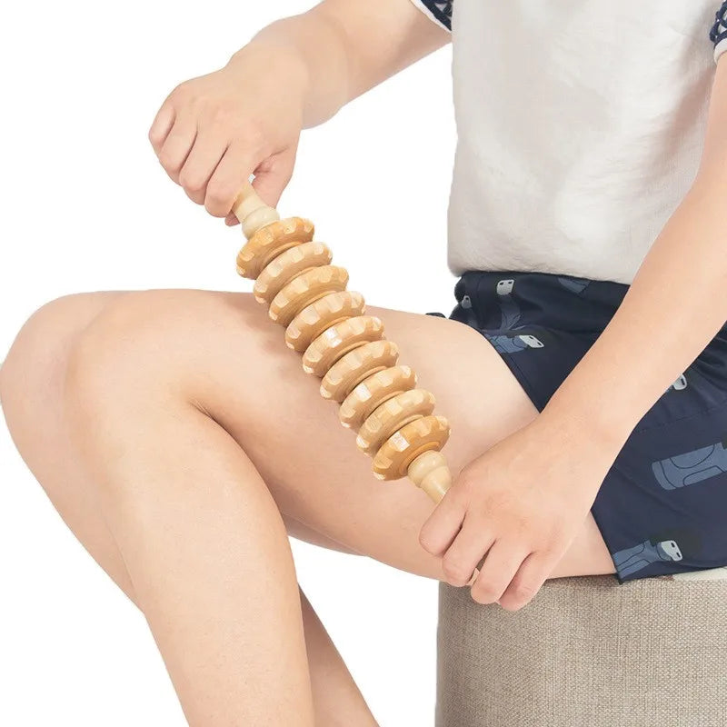 Masážní válec z přírodního dřeva na fascie — 9 otočných válečků, protiskluzová rukojeť - Desfino