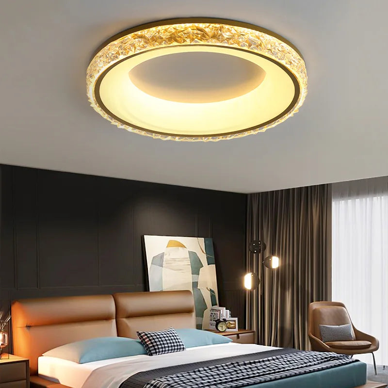 Marlow Chandelier - Finitura dorata, dettagli circolari in cristallo, 19.6 × 3.1 in - Desfino