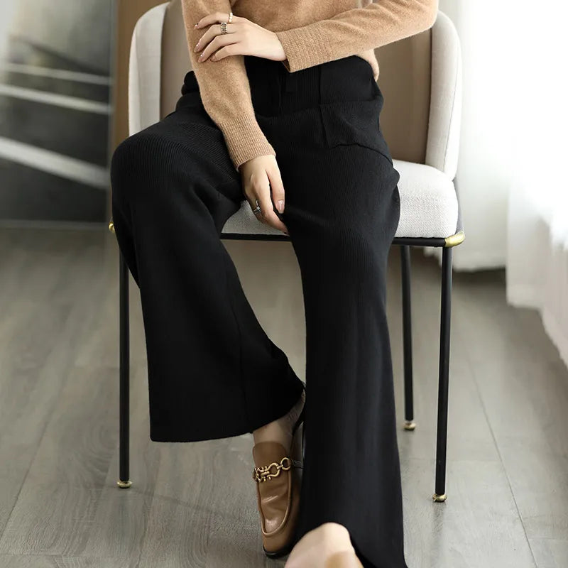 Aveline 100% Wool Relaxed-Fit Wide-Leg Sweatpants - Desfino